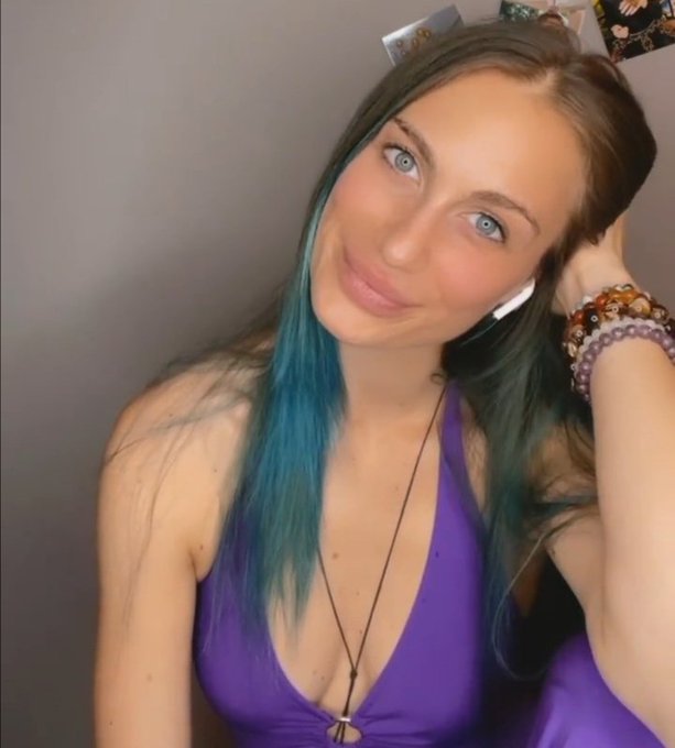 ManeskiVic's tweet photo. #gfvip #niketers #nikita
Ditemi che cosa deve dimostrarvi ancora x essere capita. E' stata sempre felice verso gli altri quando vincevano ed esultavano. Un ❤️cosi' non se' lo' meritano. Hai gia' vinto x me💞👍 https://t.co/A28OIZTh50
