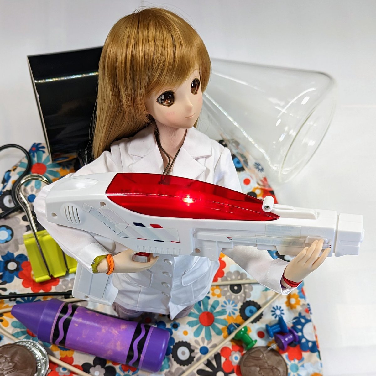 rc2agog's tweet photo. Mirai waits to be re-enlarged.. "Penny for your thoughts?" "Coffee??" "Pew! Pew!" ๐
.
#Mirai #Chitose #SmartDoll #BJD #Lab #madscience #sciencegeek #geekGirl #ChitosesLab #miniaturize #enlarge #MiraiPNW #balljointeddolls #sliceoflife #MiraiRobotics #doll #dollphotography https://t.co/0tuSGivrAH