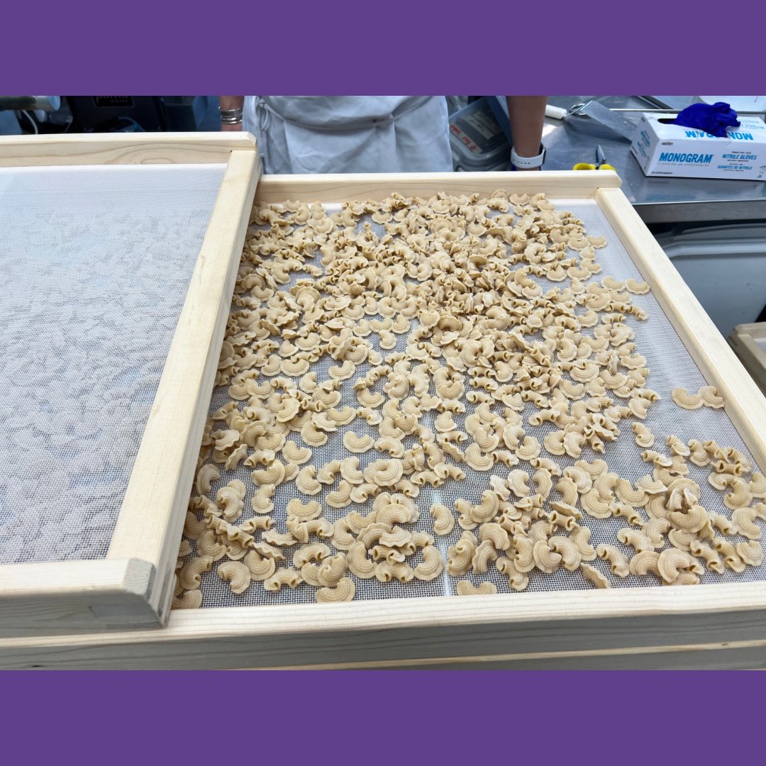 I love how @bospublicmarket provides exposure for so many local eateries and growers! The #marketonamission truly reflects the diversity of our Commonwealth and all the amazing local eateries across the state! Be sure to visit! #mapoli #bospoli #eatlocal