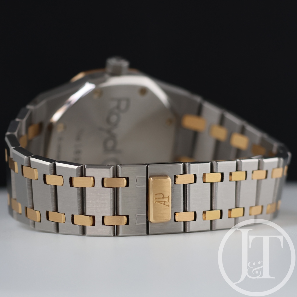 Audemars Piguet
Royal Oak 14790ST
36mm
#instock
#forsale
.
.
🖥️jewelsandtime.co.uk

☎️07907 162 163 call or WhatsApp

📍Mayfair London W1