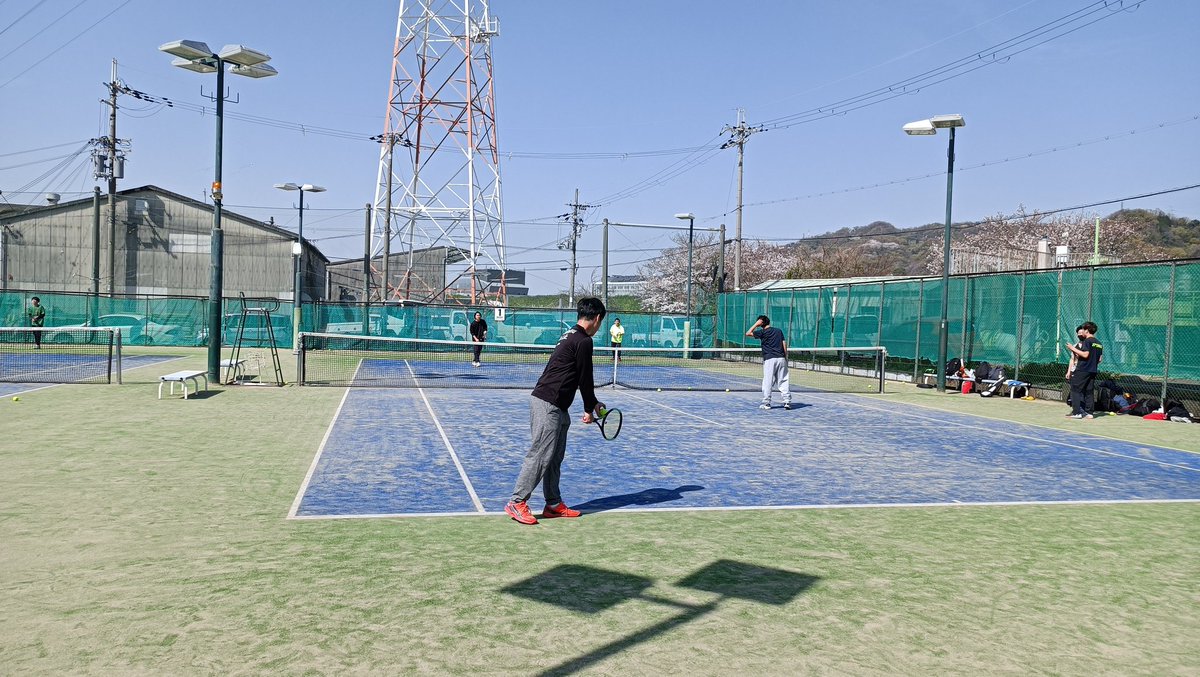 ISTENNIS's tweet photo. 大教大のテニサーといえば？

「大教大ローン🎾」

高校からガッツリ経験者もテニス初心者も和気あいあいとテニスを楽しめる大教大ローンがお勧め💪

大和川すぐの片山庭球場で活動中🔥
#春から大教大
#大教大テニスサークル https://t.co/80TDPza9oH