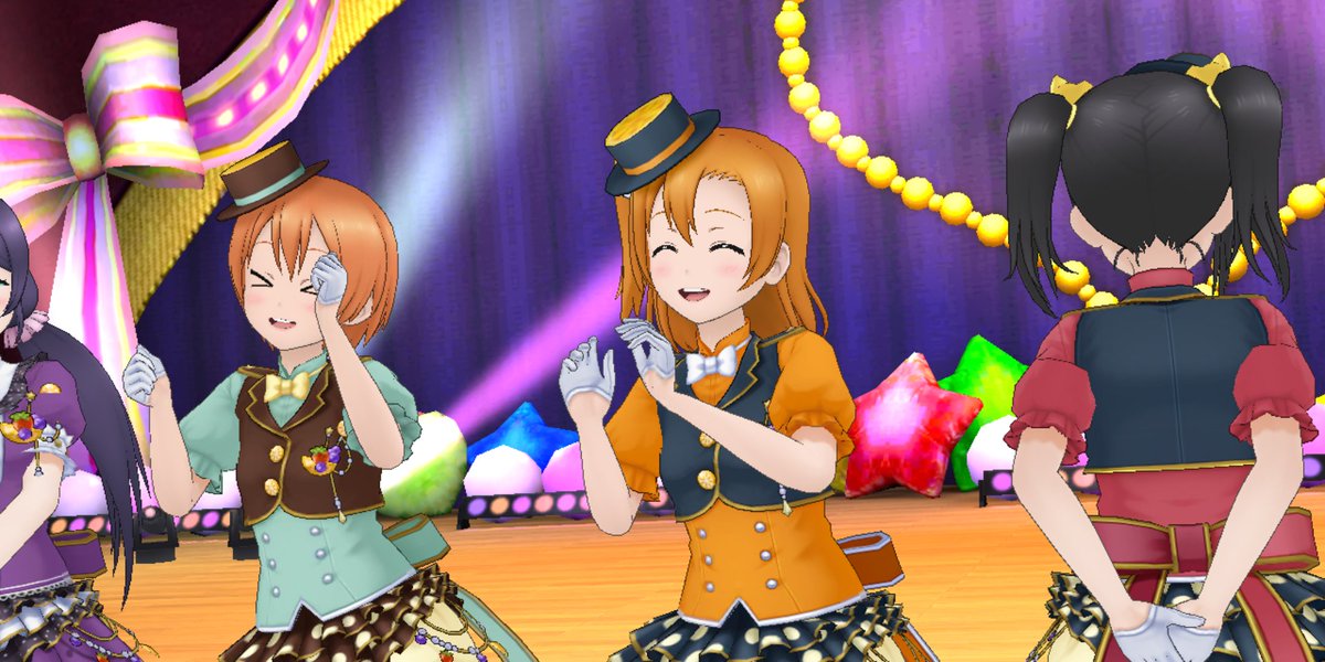 oto_ula_nizi's tweet photo. ED映像での凛ちゃんとにこちゃんもきっちり再現されてるの推しポイント
#スクスタベストショット https://t.co/SB0JkFpVDR
