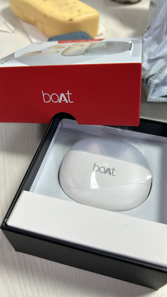 maanvi_rawlley's tweet photo. New baby in the house🥰
#boathead
@RockWithboAt @amangupta0303 https://t.co/dZ8WODqBAK