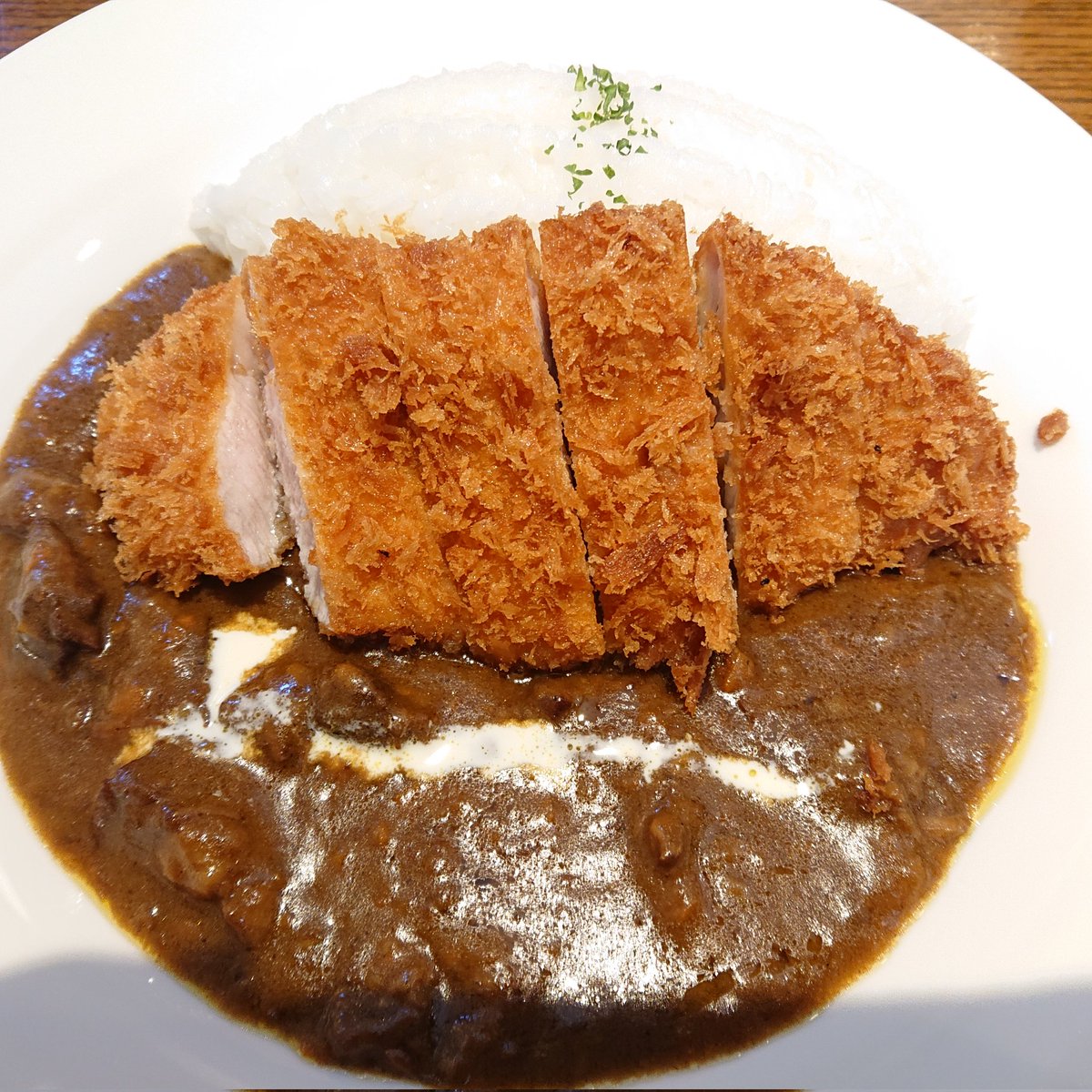 ryoume's tweet photo. か、しかし、この後入った洋食屋(初めての入店)で食べた #ロースカツカレー が、人生最高の #美味しさ
 でした。いやーまさに、#瓢箪から駒 でした。 https://t.co/VoZo8F2J4O