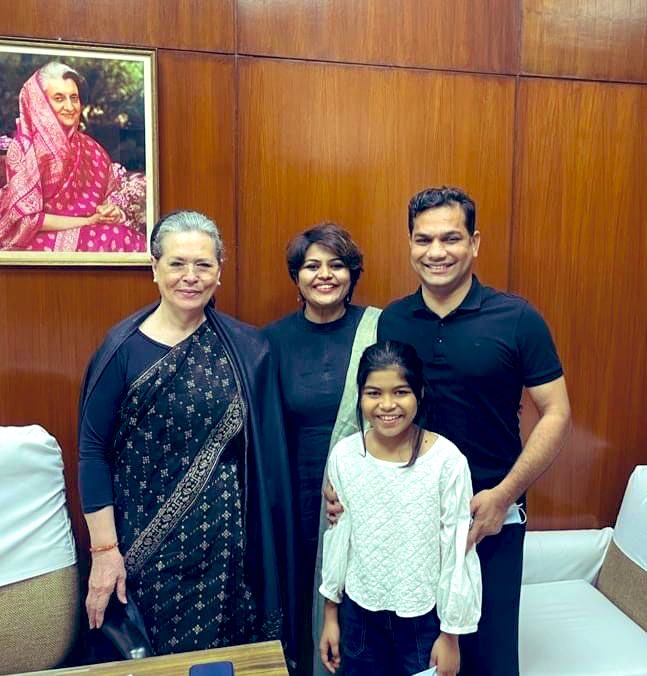 HibiEden's tweet photo. The most precious picture ever ❤ https://t.co/OCpr5Q6oQv