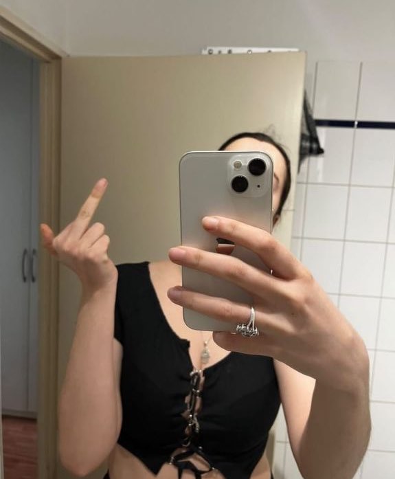 Guten Morgen ihr schlampen 

Heute ist dein Gehalt drauf du wirst es zusammen mit den Einnahmen deiner schwanzlutscherei abdrücken gib dir Mühe als hure und Lutsch so viele beta Schwänze für mich wie nur möglich 🖕🏻