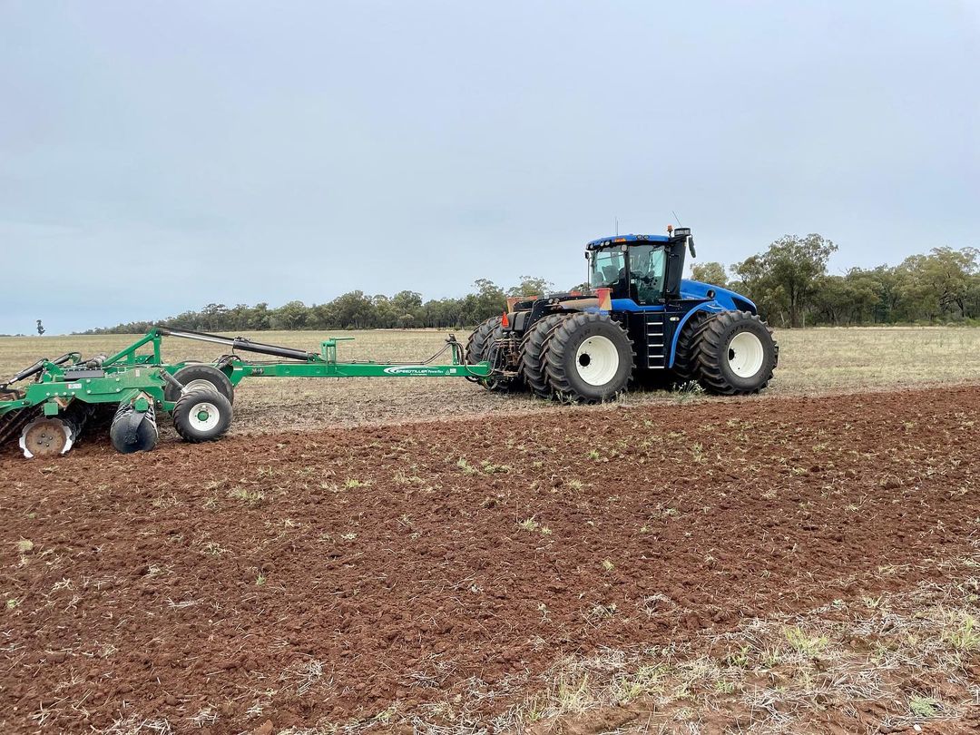kline_ag's tweet image. Congratulations to the Walker family on receiving their new Powerflex 8.25m machine, delivered by the excellent Temora Truck &amp;amp; Tractor team! 🎉

#powerflex #klineag #tillage #ripping #newholland #farming #australianfarming #australianagriculture