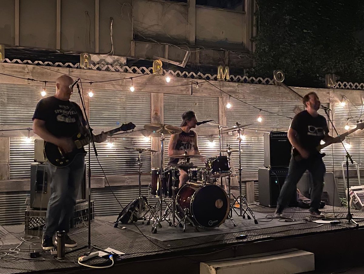 Shameless Buzz (@shamelessbuzz) on Twitter photo New Jersey's own <a href="/BlowUpRadio/">BlowUpRadio.com 📻 - Where NJ Rock Lives🟩</a> chats with Chris Matthews of #QuizShow <a href="/quizshowbandnj1/">quizshowbandnj</a> about returning to songwriting after a long hiatus, the tones and notes of the band's S/T debut album (produced by <a href="/RayKetchem/">Ray Ketchem</a> at <a href="/magicdoormusic/">Magic Door Recording</a>) and more ~ tinyurl.com/quiz-show-blow… #museboost New Jersey's own <a href="/BlowUpRadio/">BlowUpRadio.com 📻 - Where NJ Rock Lives🟩</a> chats with Chris Matthews of #QuizShow <a href="/quizshowbandnj1/">quizshowbandnj</a> about returning to songwriting after a long hiatus, the tones and notes of the band's S/T debut album (produced by <a href="/RayKetchem/">Ray Ketchem</a> at <a href="/magicdoormusic/">Magic Door Recording</a>) and more ~ tinyurl.com/quiz-show-blow… #museboost