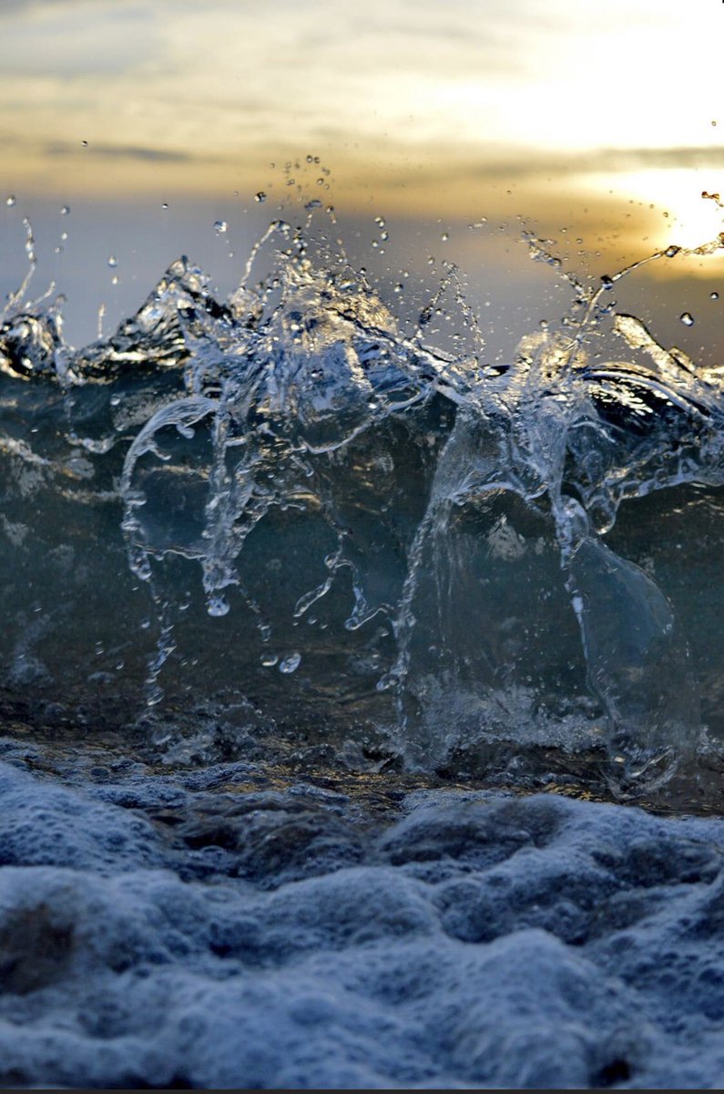 De belles vagues sur la plage d’honneur de #marseillan #marseillanplage #herault #Occitanie #languedocroussillon #sealife #france #sealovers #MagnifiqueFrance #jeudiphoto #NaturalBeauty #nature #naturelovers #photography #Occitania #southoffrance