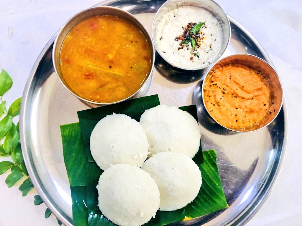 ‘Idli’ originates from the word ‘‘iddalige’. It was first mentioned in a Kannada literature work Vaddaradhane by Sivakotyacharya, in the year AD 920

In AD 1130, idli once again made its appearance as ‘iddarika’ in an Sanskrit encyclopedic work called Manasollasa

#WorldIdliDay