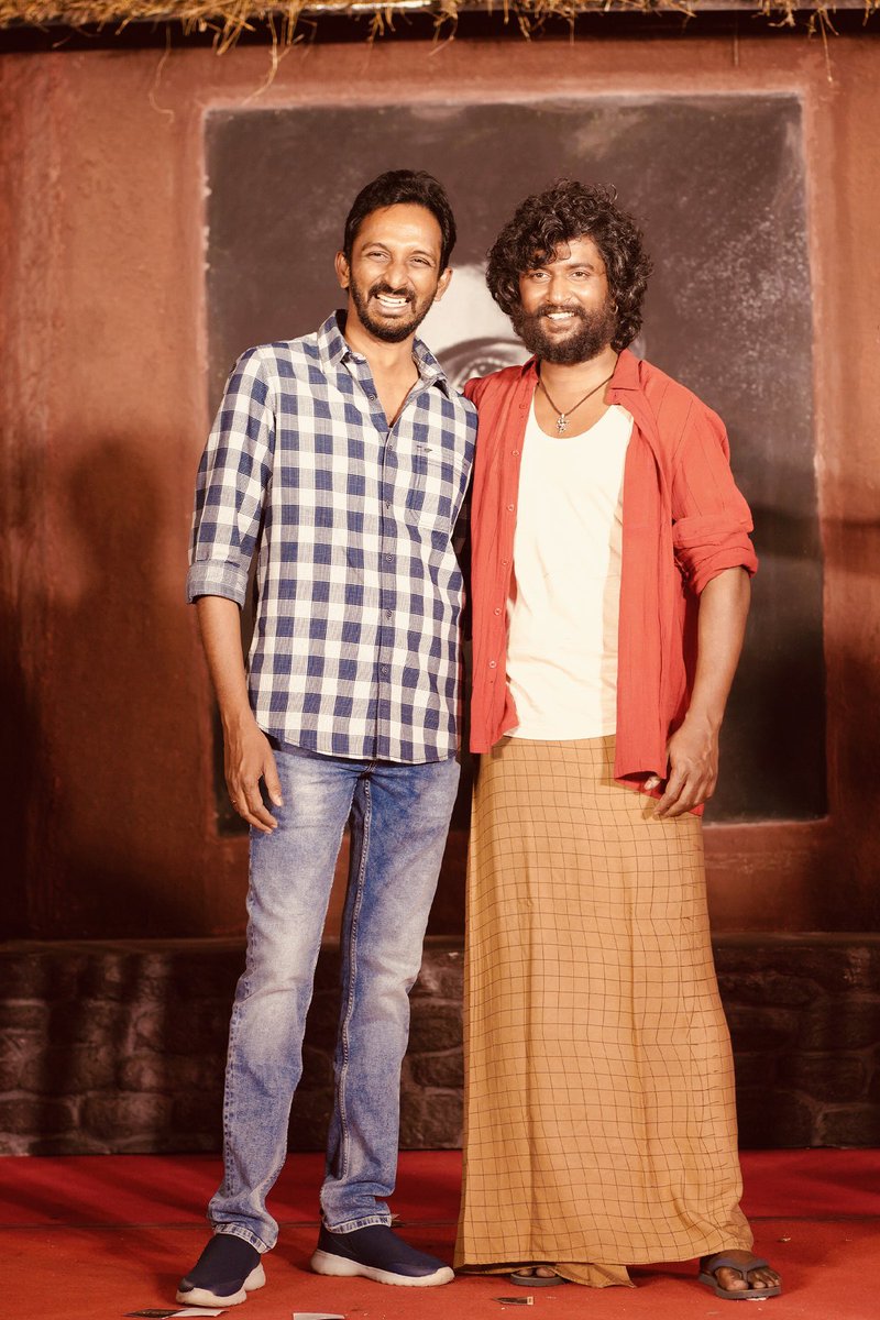 KiranMedasani's tweet photo. నీయవ్వ ధరణి ఆగం ఆగం సేసినావ్ గా RAW Rustic massrampage performance 🔥@NameisNani  వెన్నెల @KeerthyOfficial ఏందీ అమ్మి చితకొటేసినావ్ తీ,ఓరి వారి @odela_srikanth baanchaaath Bommablockbuster @Dheekshiths @Music_Santhosh @SLVCinemasOffl @SVR4446 @TrendsforNani @TeamActorNani #Dasara https://t.co/mi3h4ruJi9