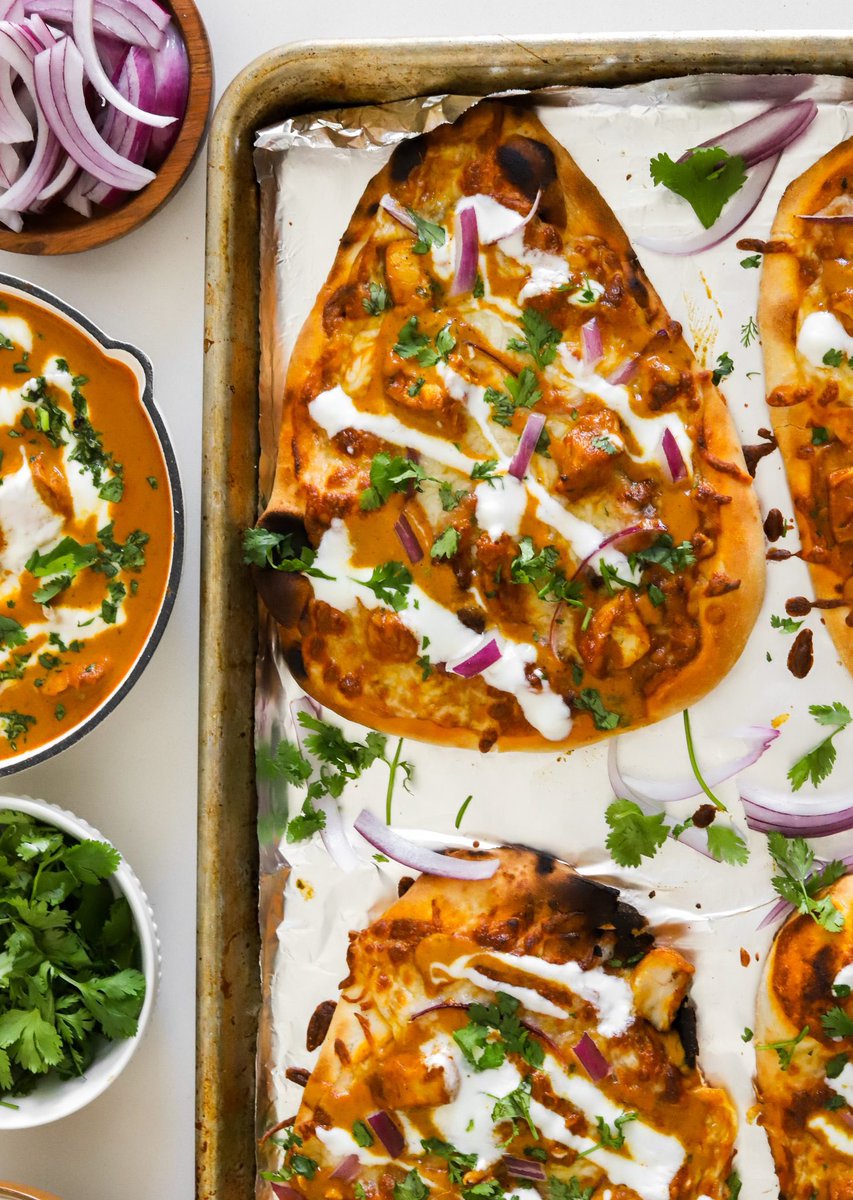 moribyan's tweet photo. All the recipes I’ve made involving naan because I’m obsessed 🤎
1. cheese stuffed garlic naan 
2. tandoori chicken wraps 
3. butter chicken pizzas 
4. meat stuffed naan https://t.co/Rz5h5sj9PS