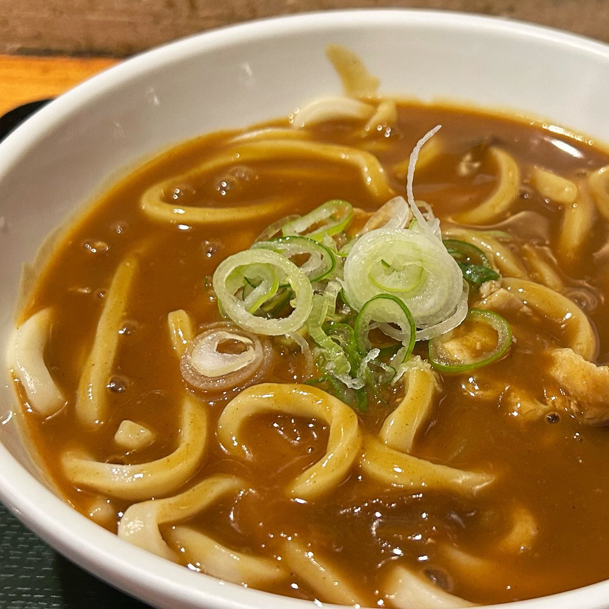 本日のランチ ♪ #高本製麺所  at #神谷町 にて「#カレーうどん（中）」450円 (^^)  #カレーうどん #うどん #udon #うどんランチ #神谷町グルメ #神谷町ランチ #芝学園下