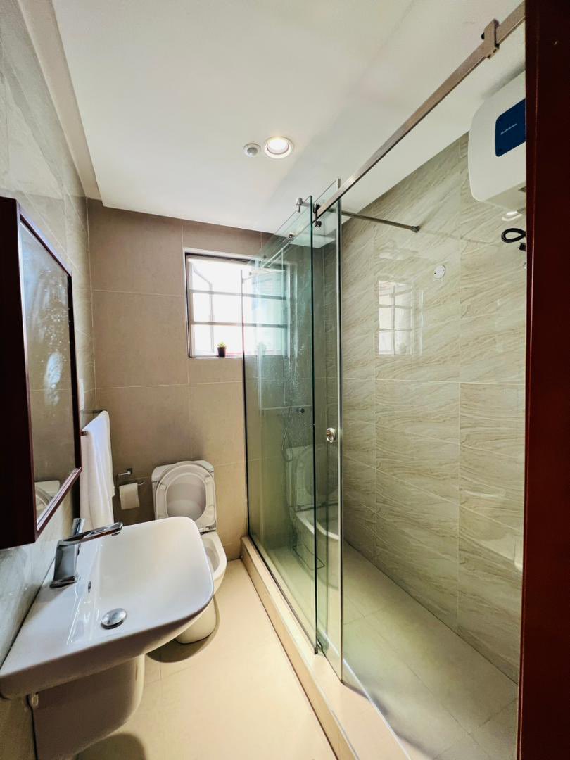 CasaFloHomes's tweet photo. This Is Casa Eko a Newly Furnished Luxurious 4 Bedroom Self Compound Duplex Off Adebayo Doherty, Lekki Phase 1
Amenities include but not limited to:
- 3 Living Rooms 
- 24 hours power supply 
- Top notch Security  
- In-built Bluetooth speaker
For Reservations: ☎️08141493662 https://t.co/1lavVgpsfX