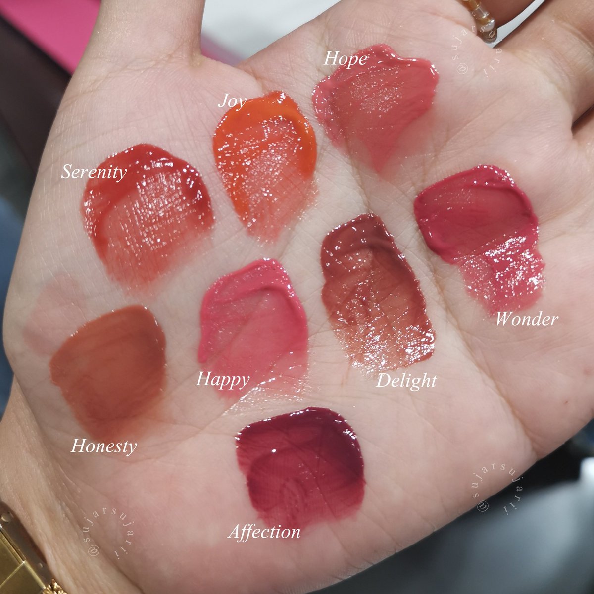SujarSujarii's tweet photo. มาล้าววว สวอชให้ดูครบทุกสี ลิปออยตัวใหม่ Rare Beauty 😚✨ Soft Pinch Tinted Lip Oil ลองทาละจึ้งใจ สวยแพงทุกสี https://t.co/y0NWpONNAd
