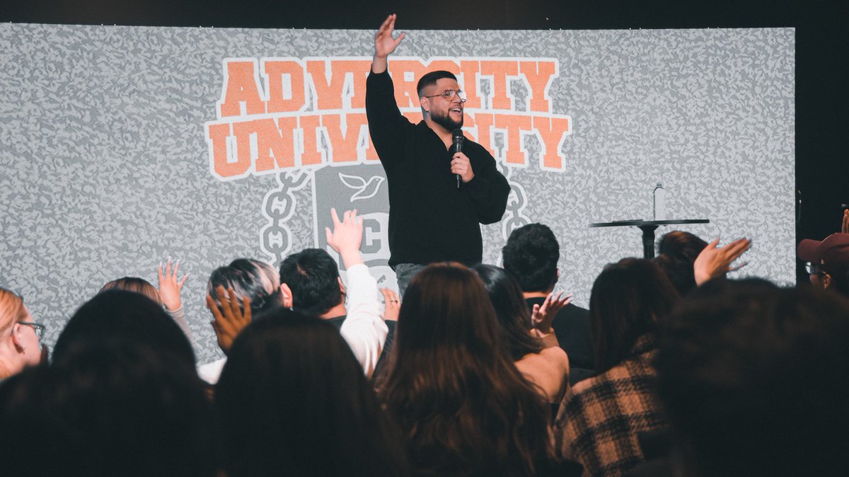 CraveChurch's tweet photo. We took a field trip to ADVERSITY
UNIVERSITY and we got SCHOOLED (in the best way possible)! 

We learned the best ways to walk through hard moments:

1️⃣ FIND HEALTHY HABITS
2️⃣ FIND FRIENDS WITH FAITH
3️⃣ FIND STRENGTH IN THE LORD

LINK IN BIO FOR ALL INFO! https://t.co/9dsoLqKi1t
