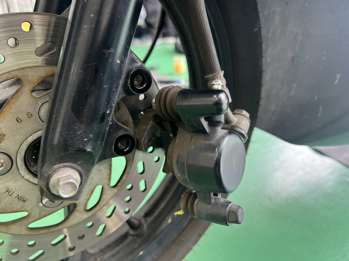 mikiton_k's tweet image. 普段の足のアドレス110のリアタイヤ交換とブレーキ周りの整備をして頂きました♪
毎度のCOLOR1さん良い仕事して頂き、ありがとうございますd(^_^o)

#COLOR1 
#ハンターカブのマフラー注文しちゃった