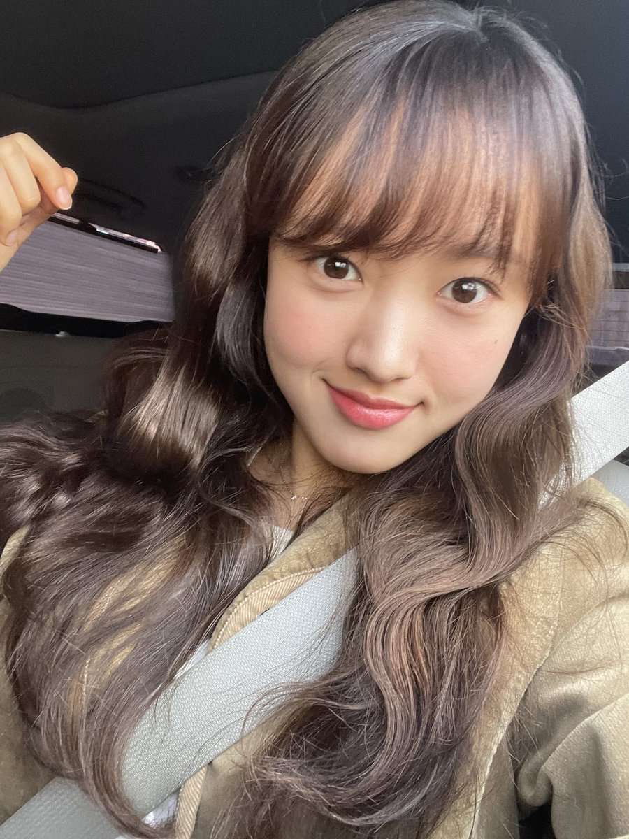 WekiMeki's tweet photo. 눈 밑에 머리카락 한 가닥 좀 치워줄 키링 … 🤣🌸 #🌱 https://t.co/EIK19ONxr9