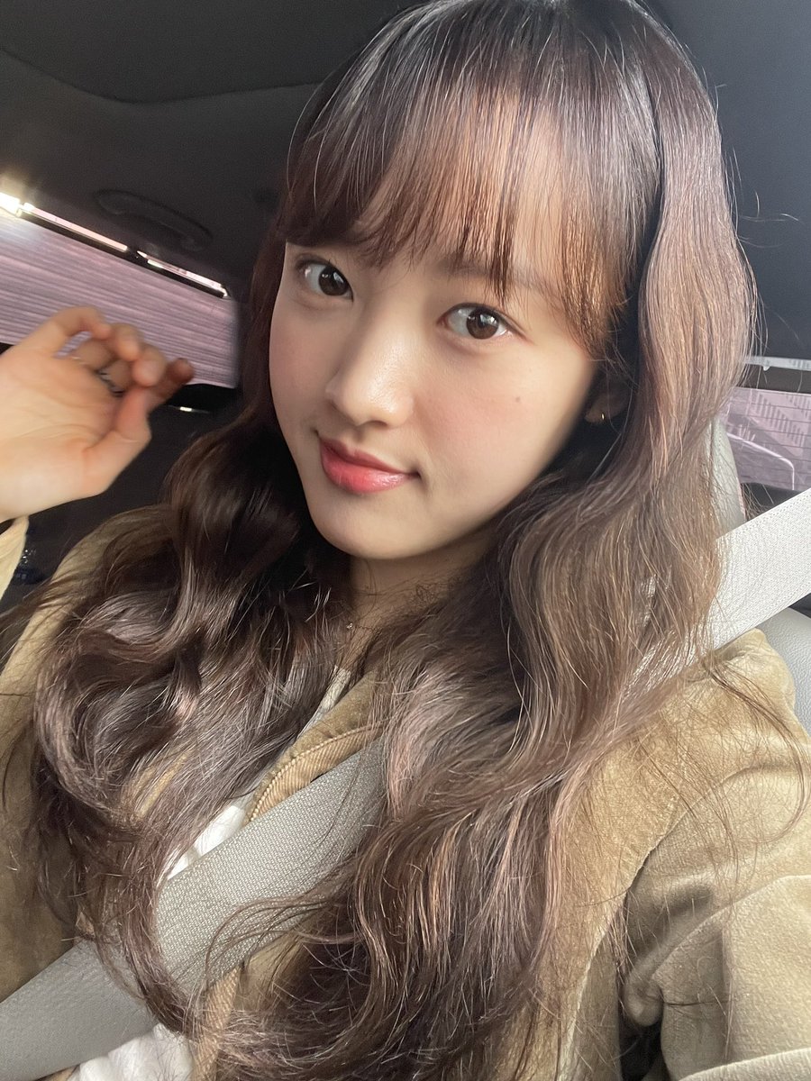 WekiMeki's tweet photo. 눈 밑에 머리카락 한 가닥 좀 치워줄 키링 … 🤣🌸 #🌱 https://t.co/EIK19ONxr9