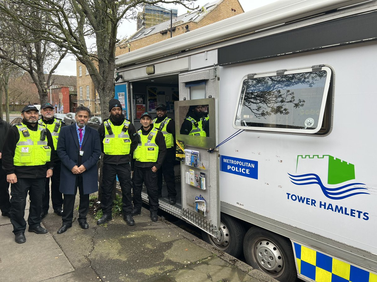 Suluk Ahmed (@sulukahmed) on Twitter photo Great to visit Durward Street yesterday with the Council’s Community Safety bus.
Residents of the area regularly report suffering Anti-Social Behaviour.
<a href="/AspireParty/">Aspire Party</a> are determined to clear up Durward Street and the surrounding area so that local residents can feel safe. Great to visit Durward Street yesterday with the Council’s Community Safety bus.
Residents of the area regularly report suffering Anti-Social Behaviour.
<a href="/AspireParty/">Aspire Party</a> are determined to clear up Durward Street and the surrounding area so that local residents can feel safe.