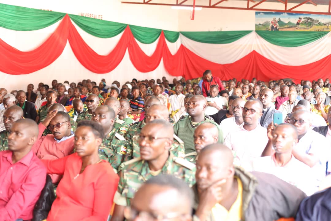 burundi_cvr's tweet photo. Merci aux autorités et à la population de #Ruyigi pour l'accueil réserve à la # CVR du Burundi.@MininterInfosBi @RT_Isanganiro @RuyigiProvince https://t.co/0EKMqHt7Bd