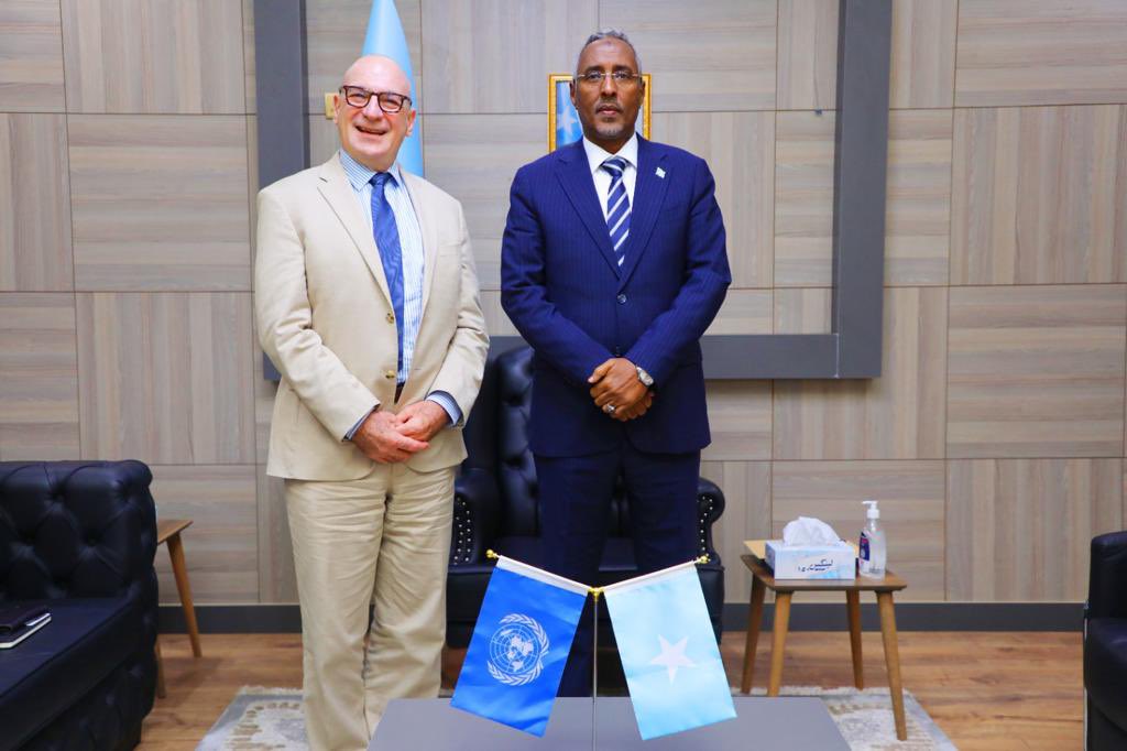 Foreign Affairs Minister <a href="/abshirhuruse/">Abshir Omar Jama (Huruse)</a> expresses gratitude to <a href="/UNDPSomalia/">UNDP Somalia</a> for their development efforts and commitment to peace and resilience during a meeting with outgoing Resident Representative Mr. Jocelyn Mason.  #UNDP #Peace #Resilience