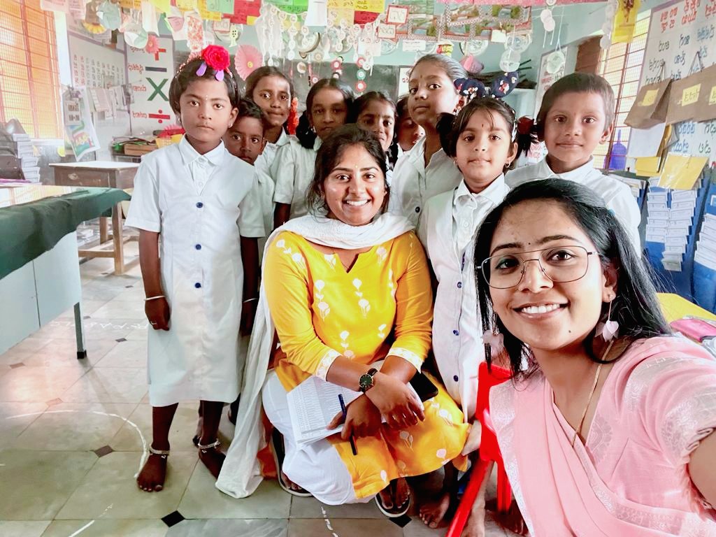 ShwethaKAS's tweet photo. School visits and interaction with kids, one of the happiest moment at work 😊🎉
#Koar @sudheendragn @vivekprowiz https://t.co/ehBMm7wfUj