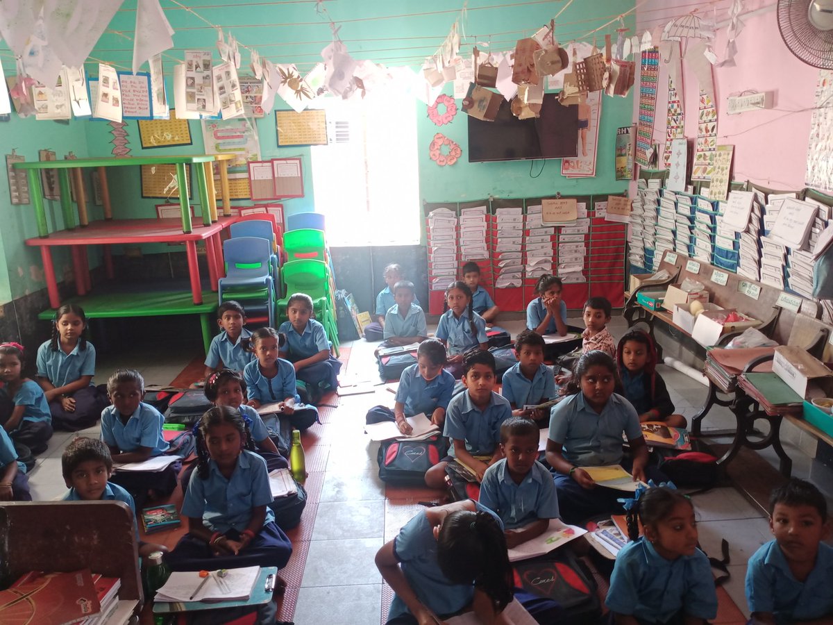 ShwethaKAS's tweet photo. School visits and interaction with kids, one of the happiest moment at work 😊🎉
#Koar @sudheendragn @vivekprowiz https://t.co/ehBMm7wfUj