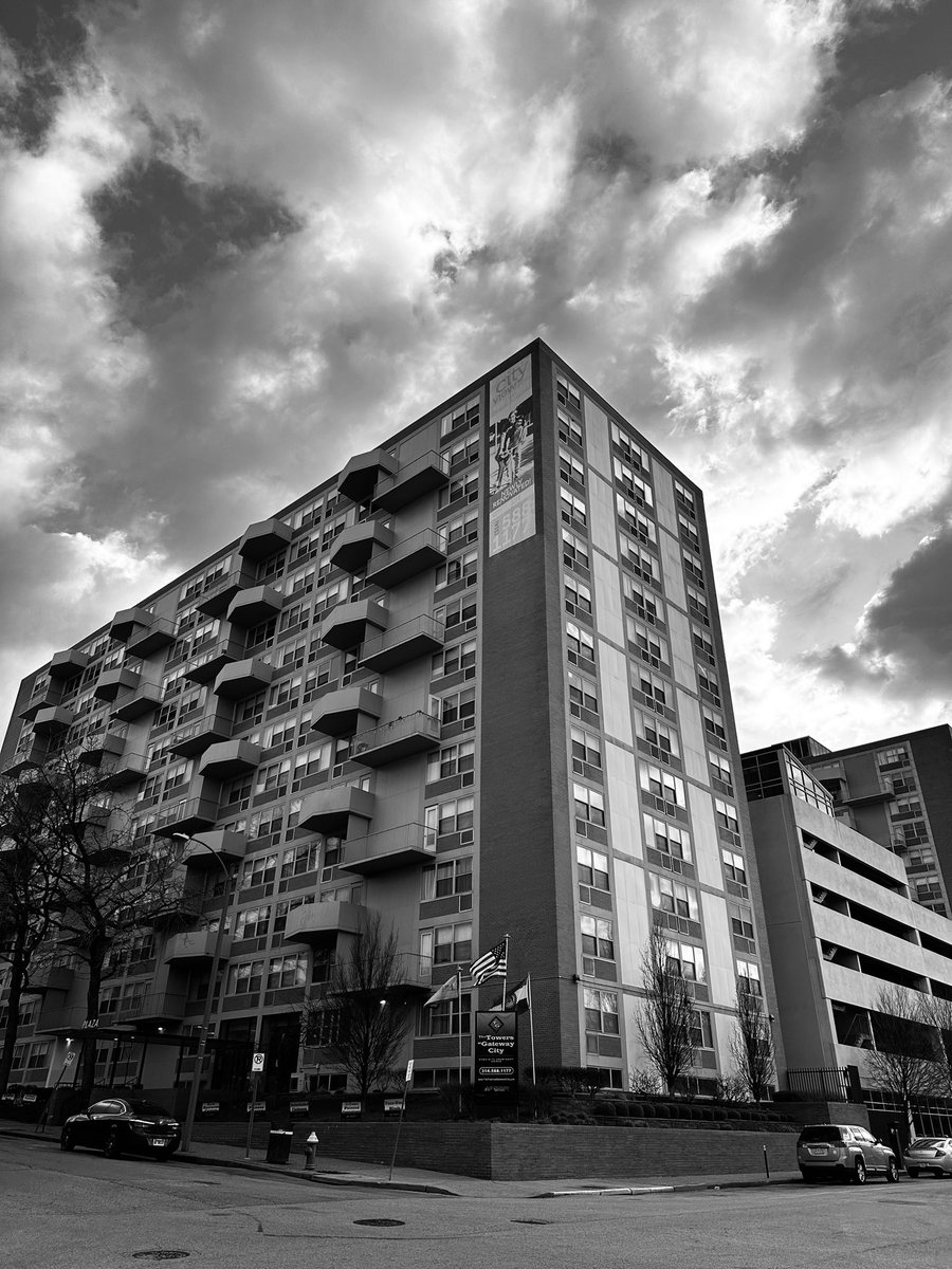 vintiga's tweet image. Random Downtown

#RandomDowntown #Downtown #DowntownStLouis #StLouis #WalkAbout #EpicSky  #BlackAndWhitePhoto #BlackAndWhite #iPhone #iPhone14Max