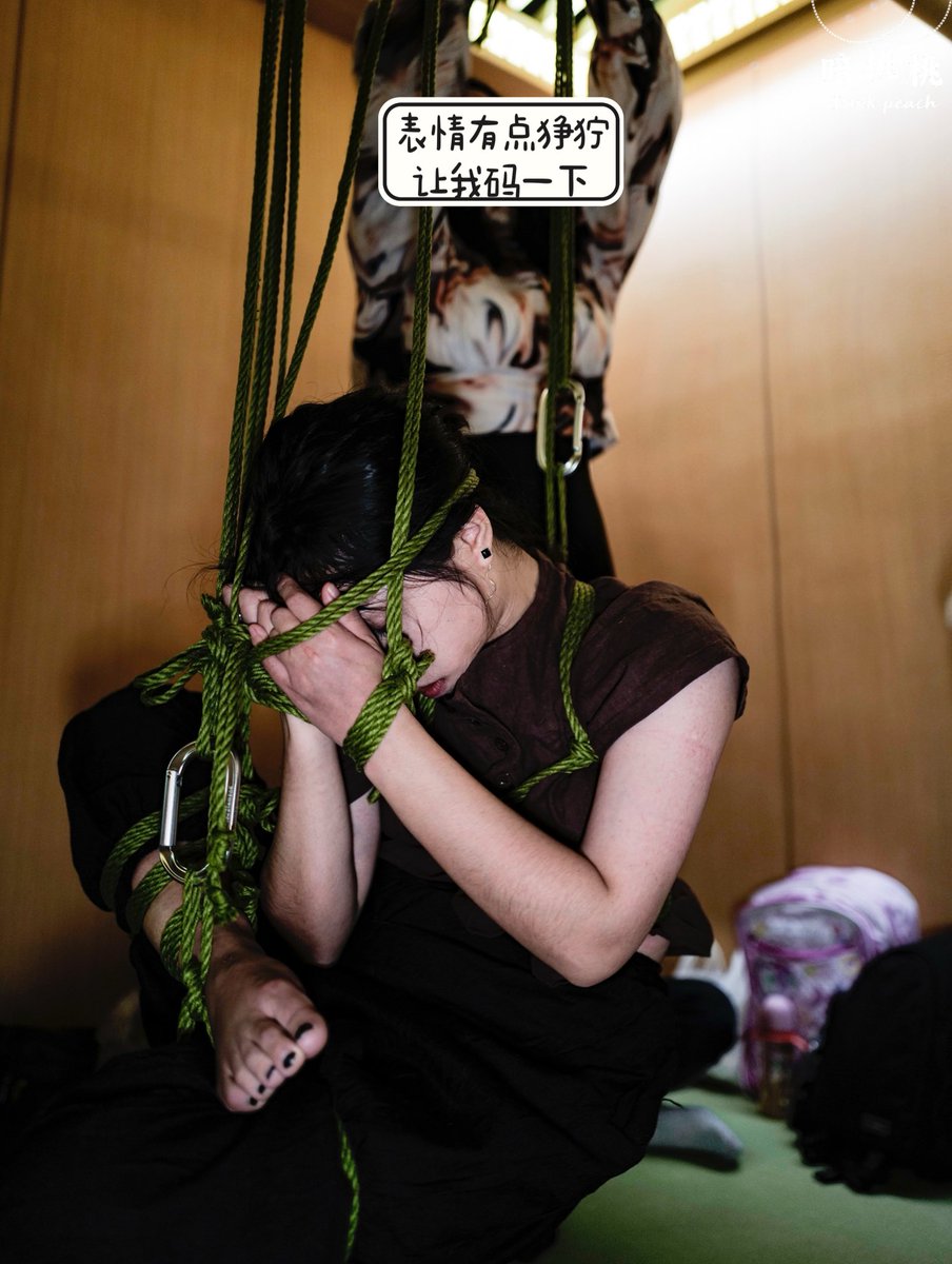Model：@312_xiaoye 

Photographer：刘老师

Location：@darkpeachhhh https://t.co/zXc7AeX1Rw