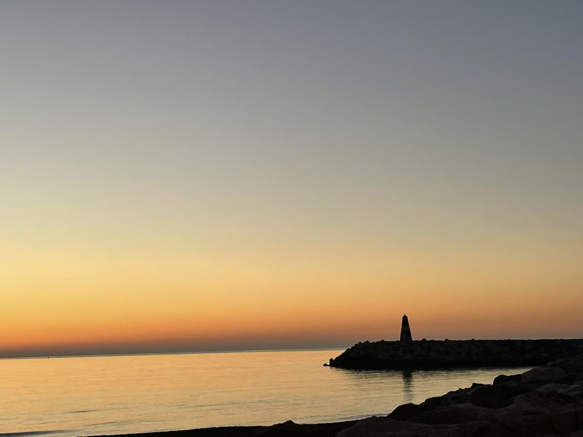 Sunrise Morning Run by The Mediterranean #earlybird #run #morningrun #sunriserun #runner #sunriseoftheday #costadelsol #costadelrunning