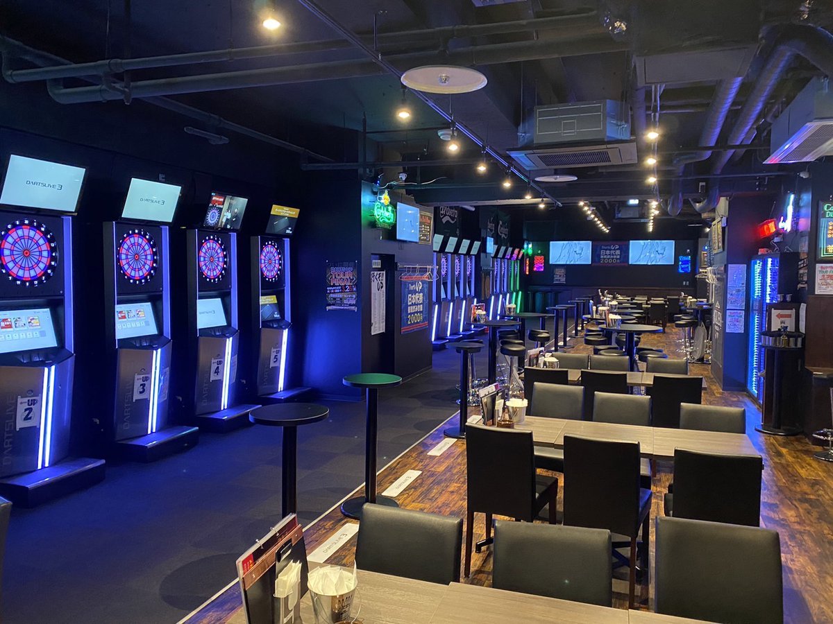DARTSLIVE's tweet photo. 📢地域最大級店舗「UP渋谷センター街」のご紹介

なんと #ダーツライブ3 が15台設置されています✨

ワイワイダーツを楽しめる店舗です🎯
お近くの方はぜひ足を運んでみてください🏃💨

📍詳細
https://t.co/ypn10C17C8 https://t.co/a4UL1Bun9p