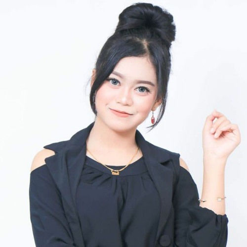 #nowplaying Mendem Kangen - Esa Risty | Dengarkan via --> primaradio.co.id/livestreaming