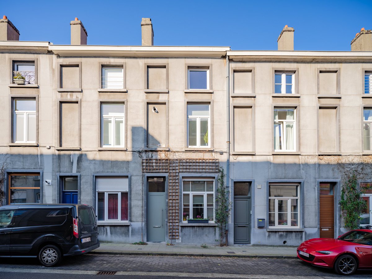 IMMO_CVH's tweet photo. VERKOCHT - Instapklare woning met leuke stadstuin gelegen in de Stropwijk  🏡 🔑 🥂 

Bent u benieuwd naar de waarde van uw eigendom? Graag komen wij langs voor een vrijblijvende waardebepaling.

📧 charles@immo-cvh.be
🖥 https://t.co/mvsWVRcq0B

#ImmoCVH #Gent #Vastgoed #Sold https://t.co/VyxHbEH5HJ