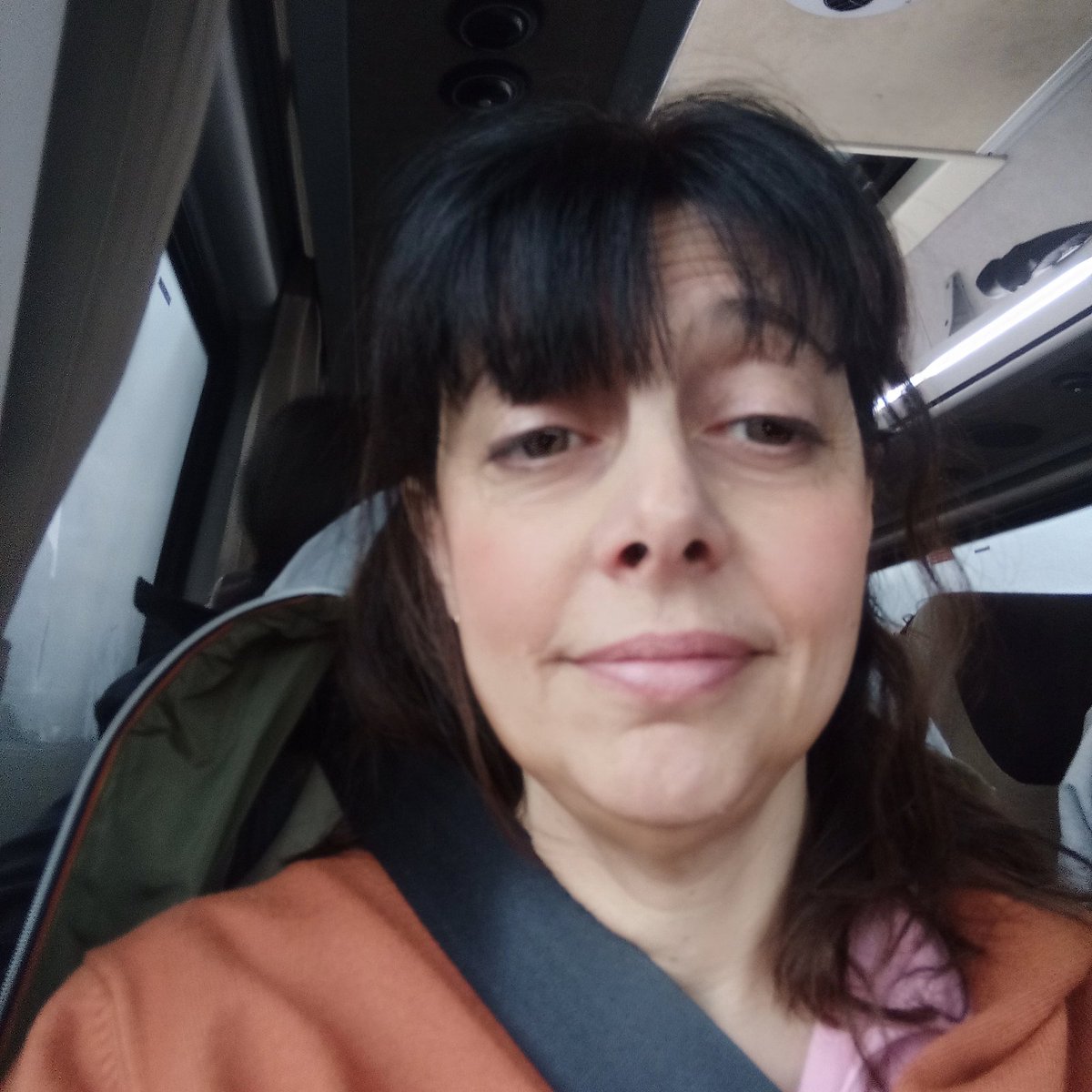 yufalcediluna's tweet photo. sull'autostrada del sole, i ragazzini stanno organizzando la divisione delle camere:
le ragazze ci hanno messo 5 minuti.
i maschi stanno dibattendo dalla partenza, ossia circa 50 minuti fa.
ehm
agevolo mia faccia assonnata.
#gitascolastica https://t.co/WZ84TPznio