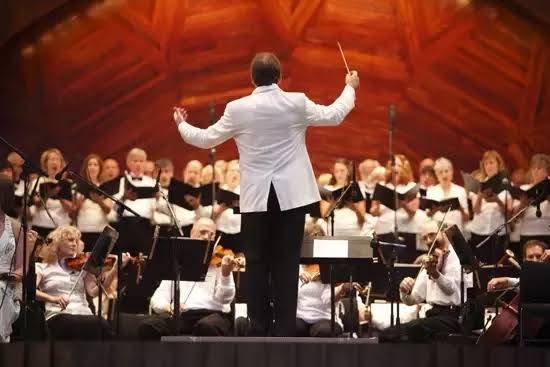 Implementing a robust CI/CD pipeline with container orchestration is like conducting a symphony. Each container plays its part, but it's the conductor (CI/CD pipeline) that brings them all together in perfect harmony. 🎶 #DevOps #containerization #orchestration