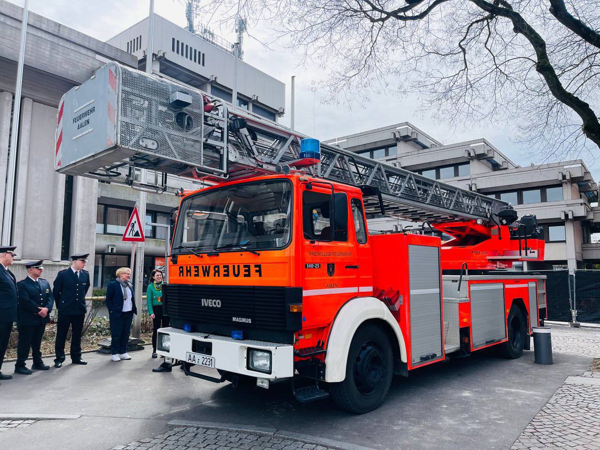 Tendar's tweet photo. The German city Aalen in support of the charity “Heidenheim für Ukraine“ has donated a fire truck to Zaporizhzhia city. It will be used for first responders there and later for Melitopol after liberation by AFU. 

Source: Ivan Fedorov
#Germany #Ukraine #Aalen https://t.co/41J6XMHvuE