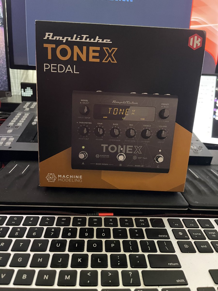 wadatk's tweet image. MNG
初回入荷押さえててくれたらしい。
入荷連絡昨日気付いた😭
さてどうすっか笑
 #MNG
  #TONEXPEDAL