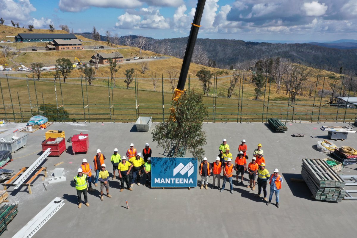 👷‍♂️Manteena celebrates the final concrete pour of the roof slab for Cabramurra Workers Accommodation! At times, our team has braved snow and high winds at 1,488m in Australia's highest town. Great milestone! 🏗️#ManteenaGroup #Cabramurra #snowyhydro #ConstructionMilestone