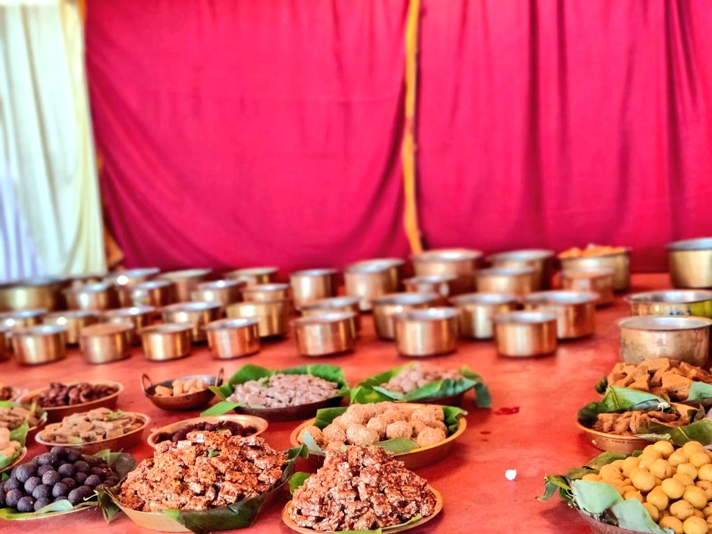 ShankaraPeetha's tweet photo. ರಾಮನವಮಿಯಂದು ಶ್ರೀರಾಮದೇವರಿಗೆ ವಿಶೇಷ ನೈವೇದ್ಯ!

#RamNavmi #RamNavami #Ram https://t.co/43T4lIFhNM