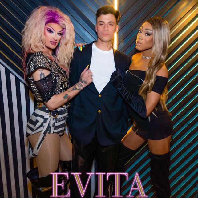 RheaLitre's tweet photo. Nothing like @evitaparty in the world. kick your weekend of RIGHT!
Peep sum footage here performing my featured track “Run It” on @trinitythetuck’s latest album EGO by @PEGmgmt w backup by @TheKissBoyz 😍🥰😘 #EvitaParty #DragsBaddestBitch. 📸: #StevenOnTheScene https://t.co/bYR4uWRUuw