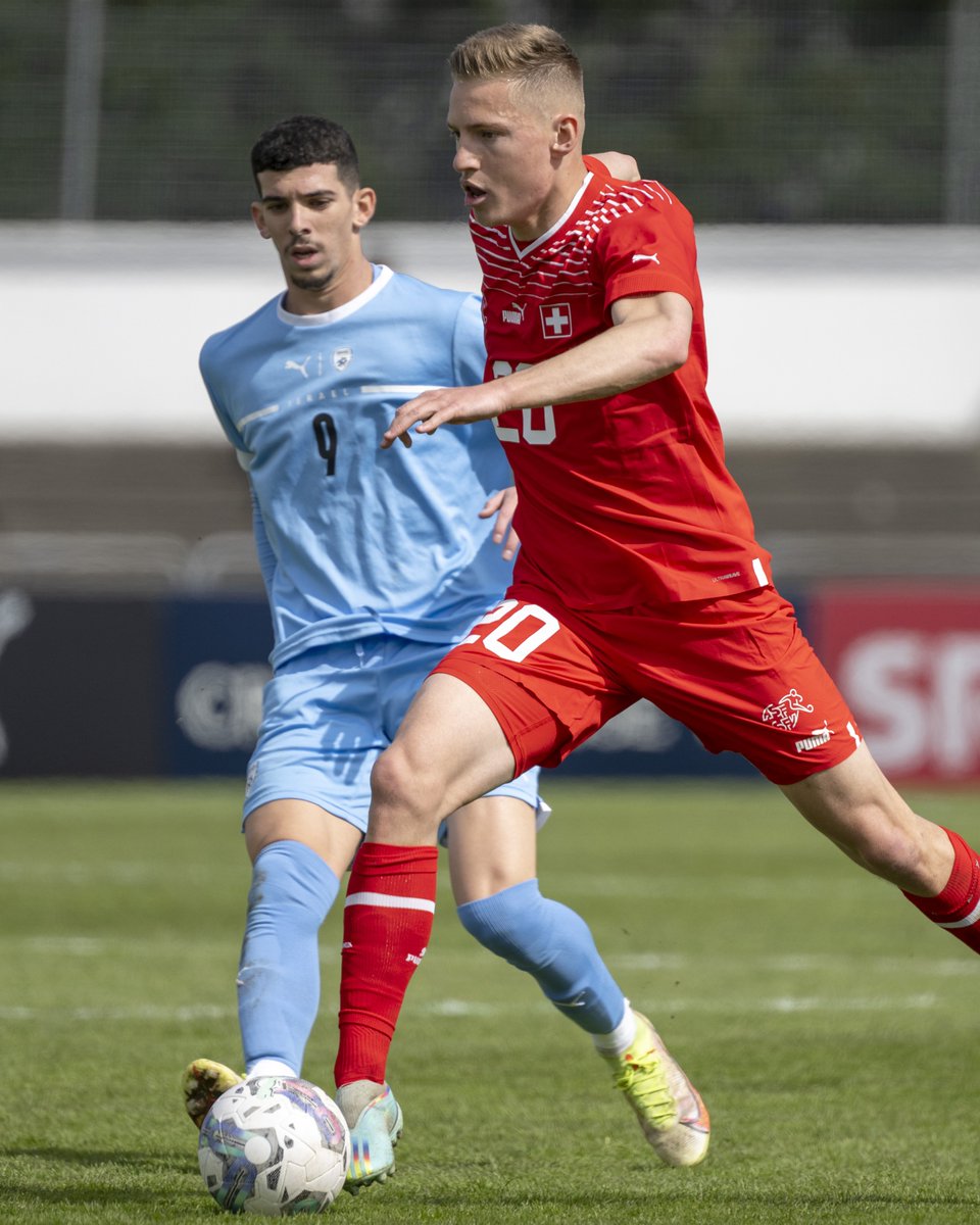 fc_zuerich's tweet photo. 🇨🇭 🇧🇯 🇬🇭🇽🇰 🇭🇷 In den vergangenen Tagen der Länderspielpause waren neun Kaderspieler der ersten Mannschaft mit ihren jeweiligen Nationalteams unterwegs. Ein Überblick zu ihren Einsätzen:

👉🏼 https://t.co/FIwEFSl2LI

#fcz #stadtclub #NieUsenandGah https://t.co/67Z2Ssn92r