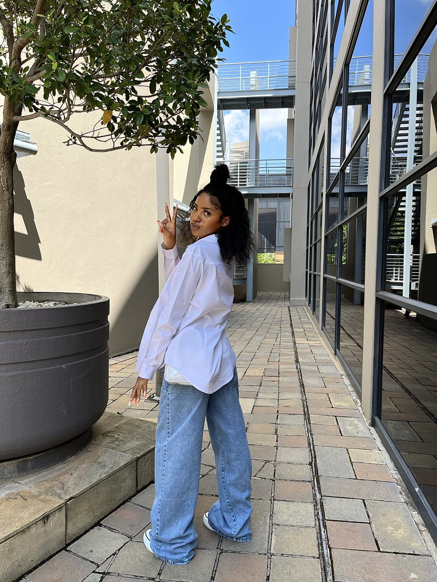 Plight_A's tweet photo. Shop Zando’s Denim Diaries 👖 on https://t.co/8rV4LYIN2O &amp; get 10% off your selectionswhen you use code KPlightDenim10 . #Zando #MyZando #ZandoDenimDiaries https://t.co/YwjSHyVr6p