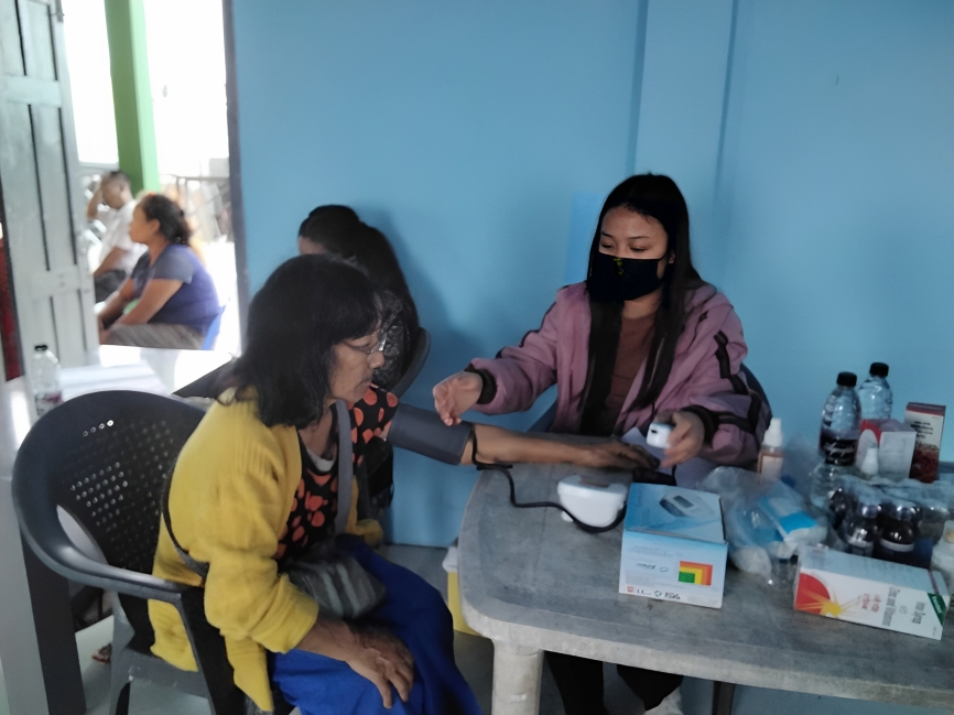 midhopeforlight's tweet photo. NBCFDC sponsored an free eye and health screening camp on March 27 that was organized by Mahavir International Delhi in Republic Veng, Mizoram. 511 free OPD visits, prescription medicines, and eyeglasses were given to a total of 230 individuals.
#healthcamps
#eyecheckups https://t.co/lADNWmi2Y0