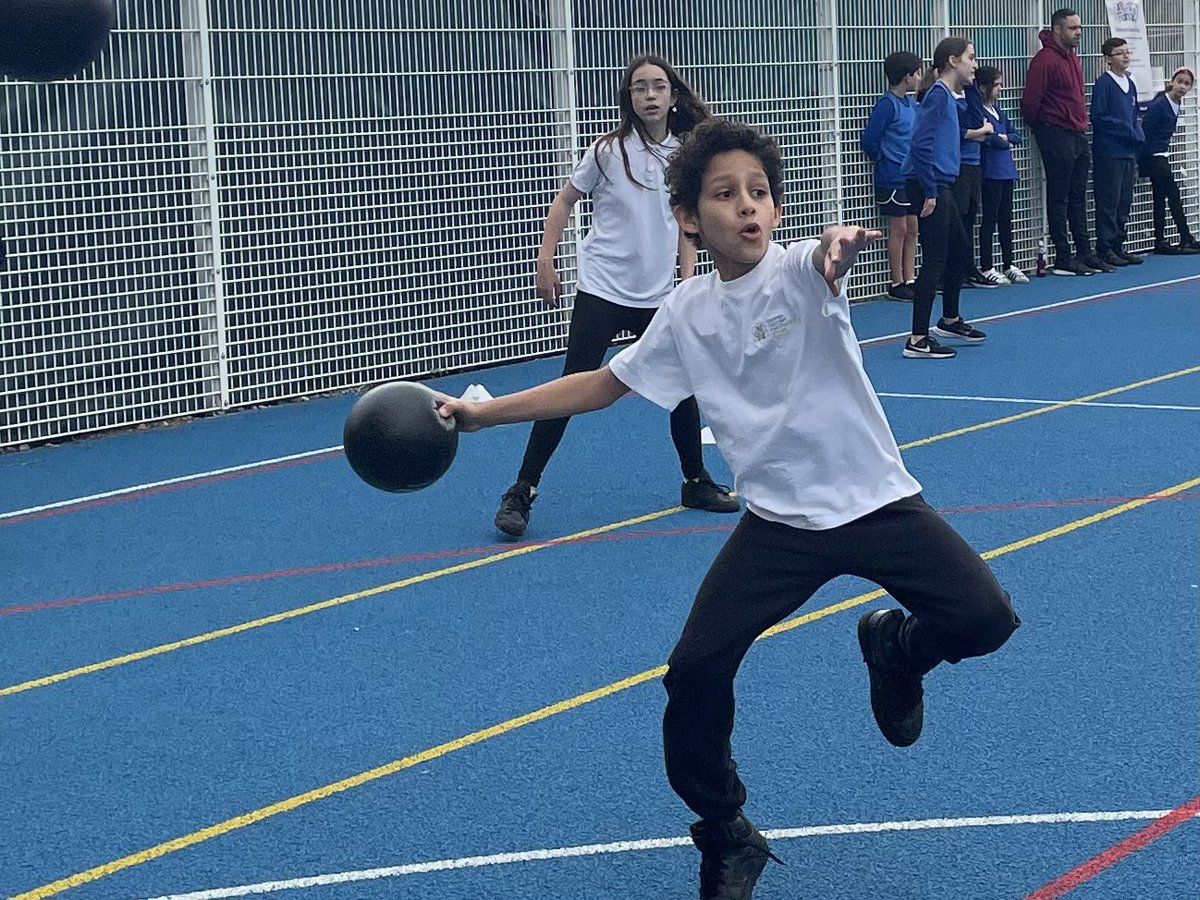 A super exciting afternoon at the <a href="/younghackney/">Young Hackney</a> #Schools #Dodgeball tournament!  Our <a href="/TFPrimaryN1/">Thomas Fairchild Community School</a> team were on top form! A MASSIVE well done! 🏀

A shout out to our friends <a href="/woodberrydownN4/">Woodberry Down</a> 🥇<a href="/ShacklewellE8/">Shacklewell Primary</a> 🥉<a href="/Grazebrook_Pri/">Grazebrook Primary</a> also competing!  Fab when <a href="/NewWaveFed/">New Wave Federation</a> ❤️ are together!
