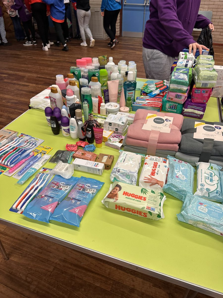 We had a visit from the Refugee and Migrant Centre Wolverhampton and surprised them with a donation of products and clothes to help those in our community 💙💚 <a href="/Girlguiding/">Girlguiding</a> <a href="/GirlguidingMids/">Girlguiding Midlands</a> <a href="/GirlguidingWM/">Girlguiding W.Mercia</a> <a href="/WolvesMayor/">WolvesMayor</a>