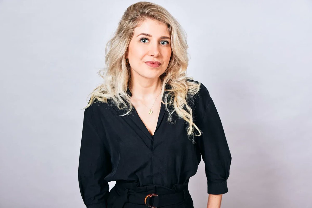 Don't forget I'm hosting my Pop Up Headshot Studio after Easter and there are a few slots still available.  Let me know if you'd like to book in.  

#businessheadshots #professionalheadshots #corporateheadshots