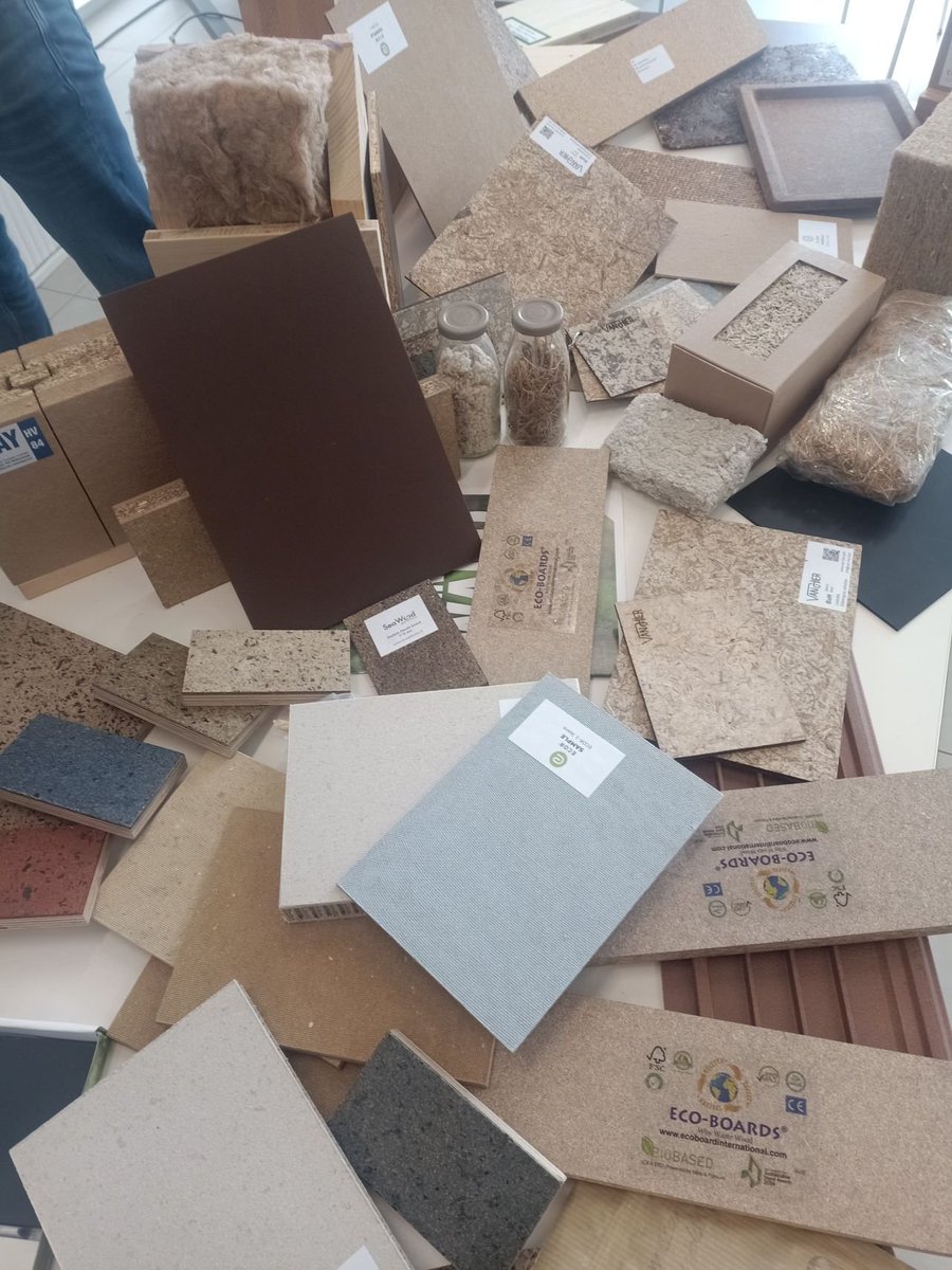 MarjetRutten's tweet photo. Hele toffe #buildingbalance bijeenkomst gehad voor opschaling biobased plaatmateriaal:
✅Interieurplaten
✅Constructieve platen
✅Exterieur gevelplaten
Steek jij ook je nek uit en wil je meeDOEN? Mail me: marjet@buildingbalance.eu https://t.co/BFgIwyvEuy