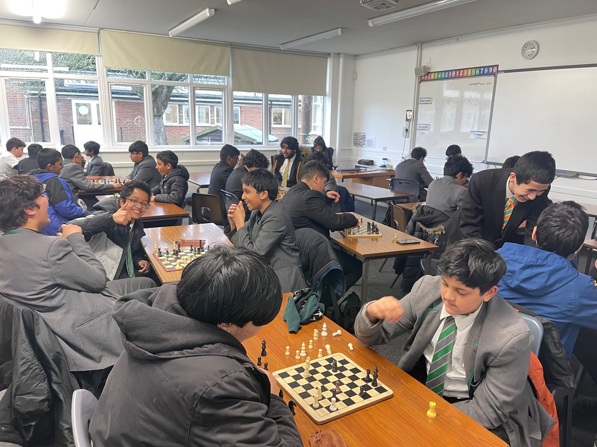 ChallneyBoys's tweet photo. ♟️CHESS CLUB ♟️
Lovely to see such a well attended Chess Club last night - thank you Ms Abrar! #ChallneyGentlemen https://t.co/S87zpcTuhs