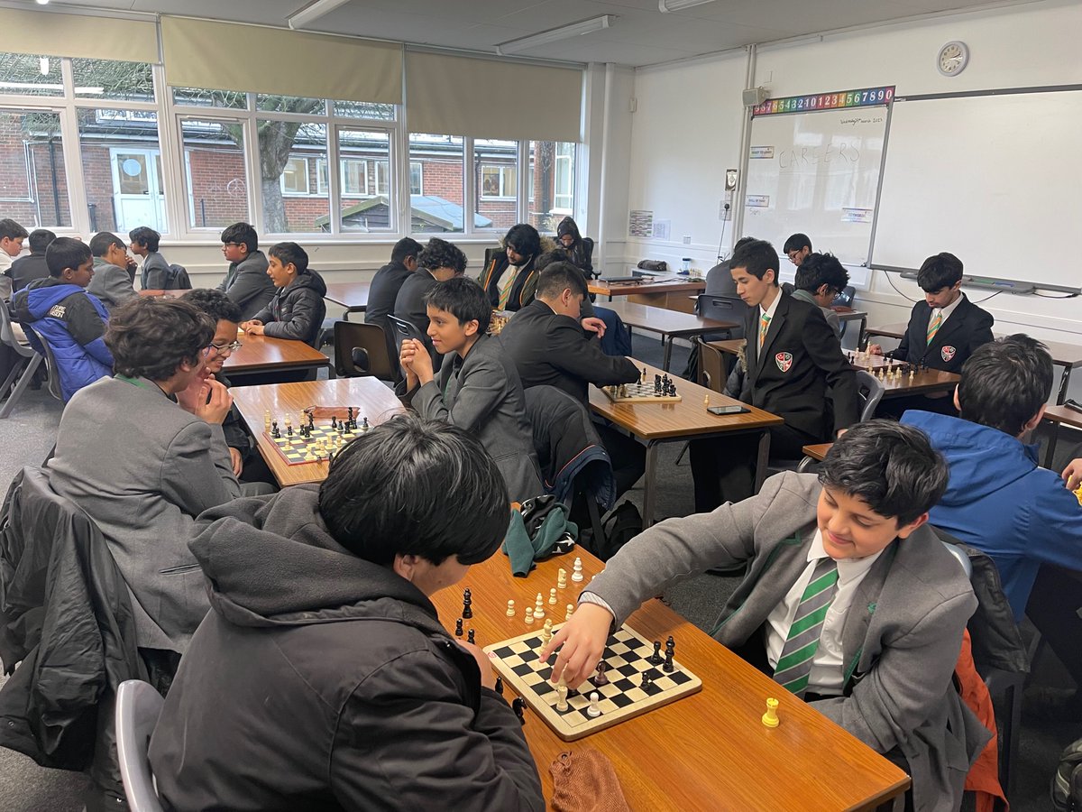 ChallneyBoys's tweet photo. ♟️CHESS CLUB ♟️
Lovely to see such a well attended Chess Club last night - thank you Ms Abrar! #ChallneyGentlemen https://t.co/S87zpcTuhs